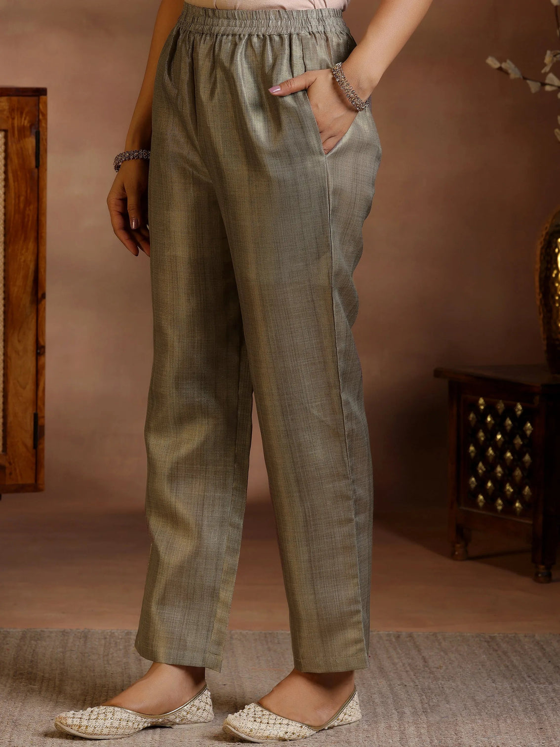 Mameraa Brown Printed Silk Straight Suit With Dupatta