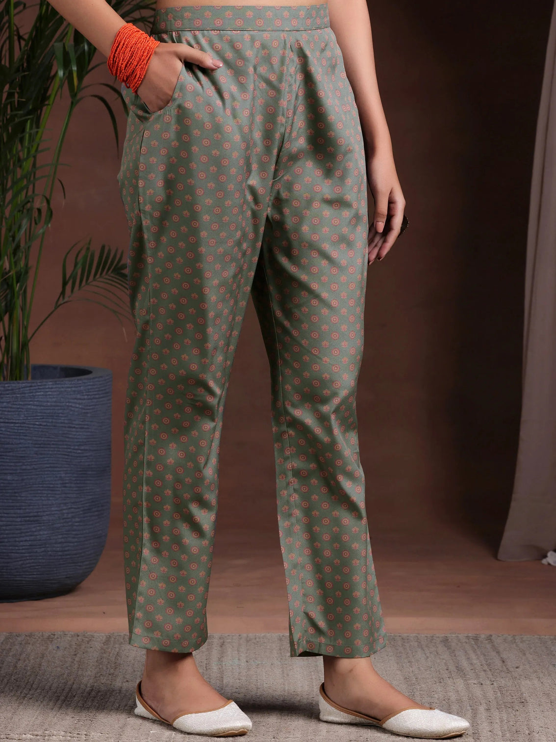 Mameraa Multi Printed Poly Crepe Straight Suit With Dupatta