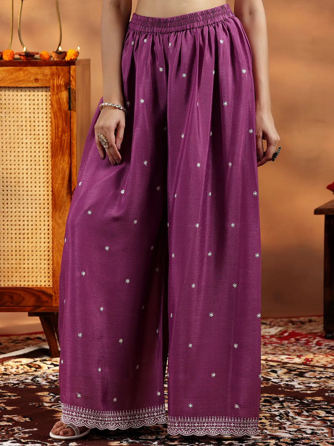 Mameraa Mauve Embroidered Silk Blend Straight Suit With Dupatta