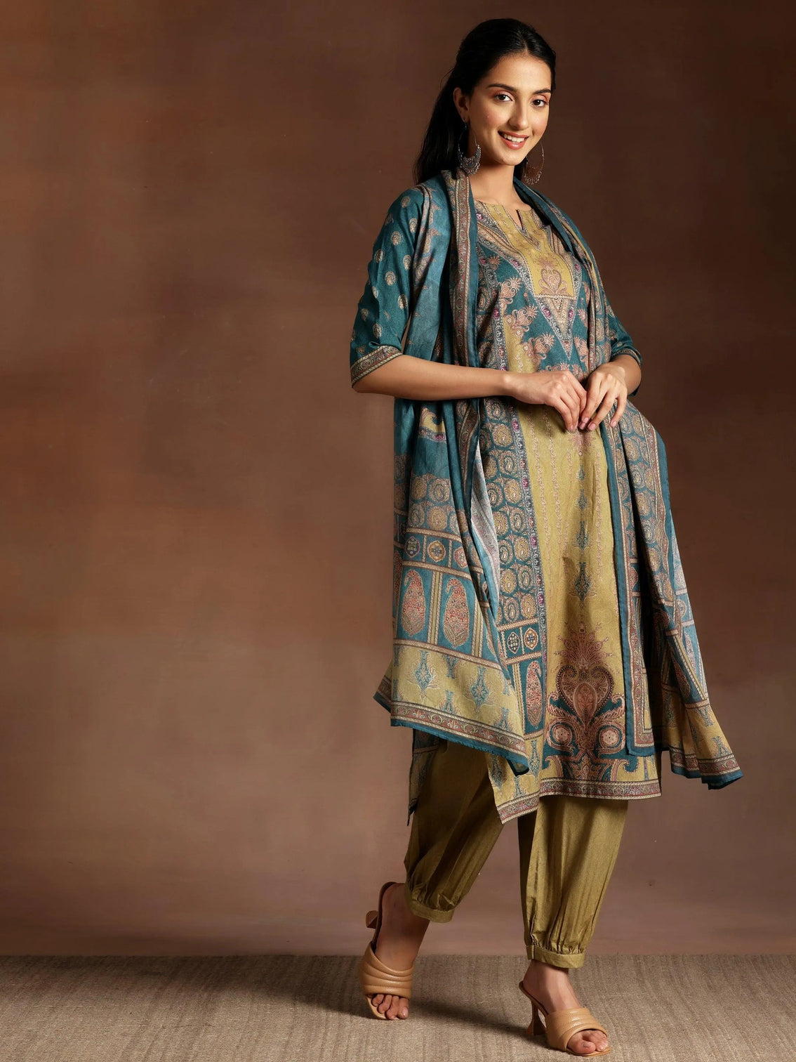 Mameraa Multicoloured Printed Crepe Straight Suit With Dupatta