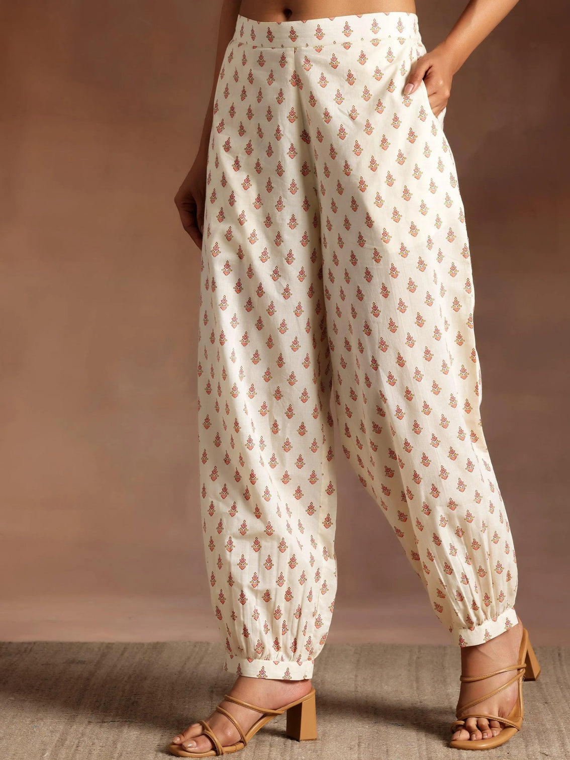 Mameraa Off White Printed Cotton Straight Kurta Set