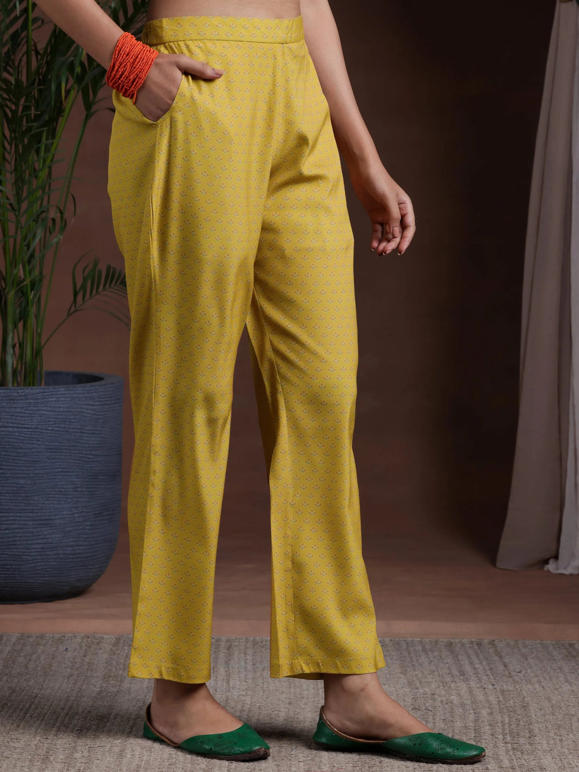 Mameraa Mustard Printed Poly Crepe Straight Suit With Dupatta