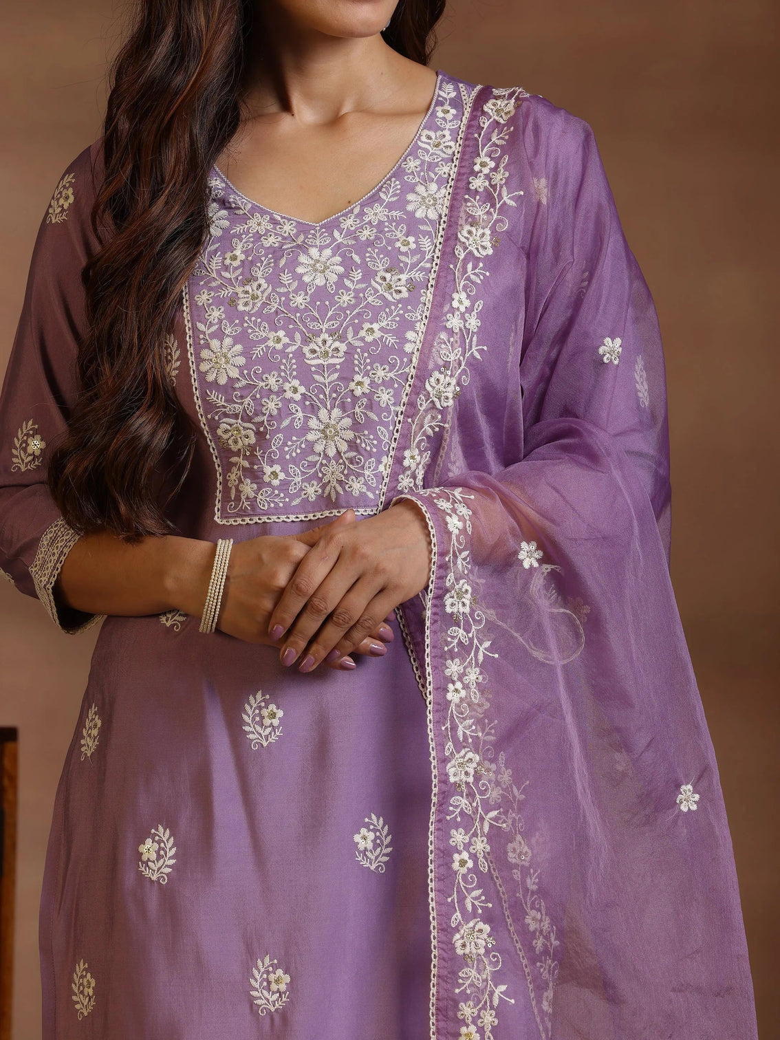 Mameraa Mauve Embroidered Silk Blend Straight Suit With Dupatta