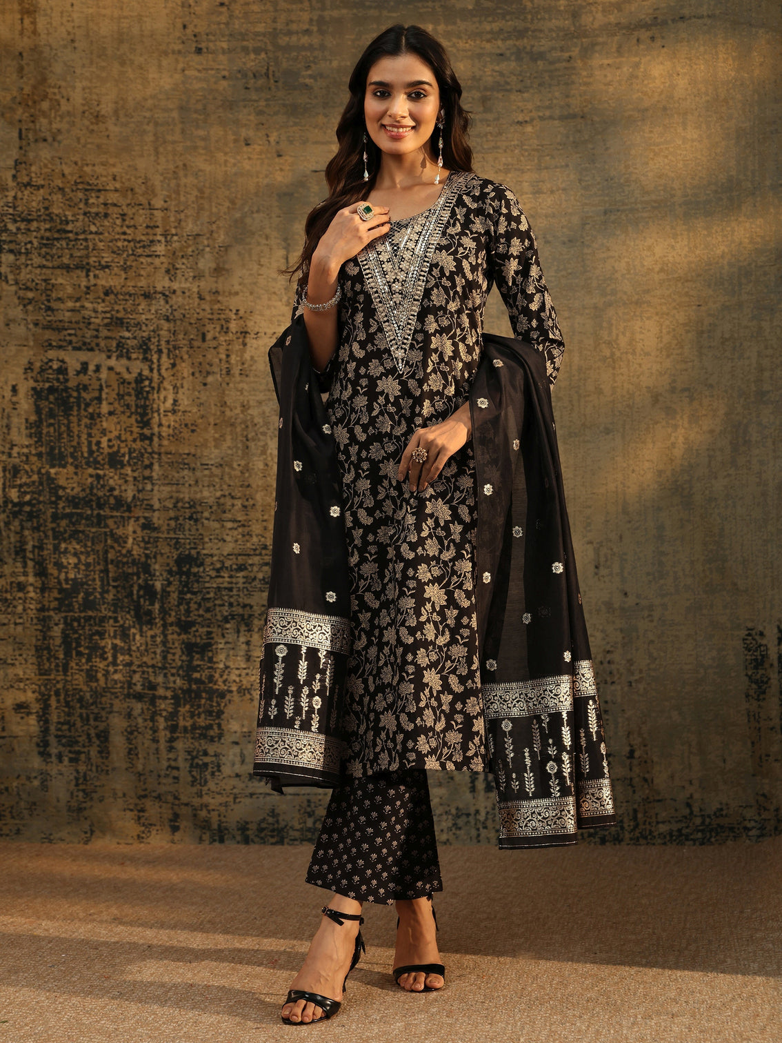 Mameraa Black Floral Printed Cotton Straight Suit Set
