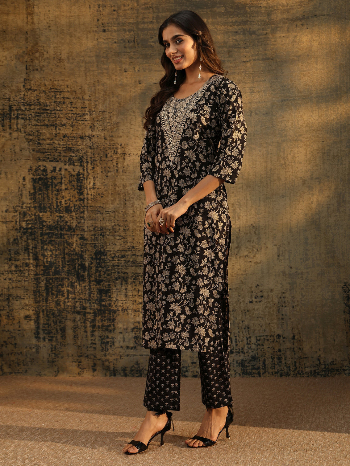 Mameraa Black Floral Printed Cotton Straight Suit Set