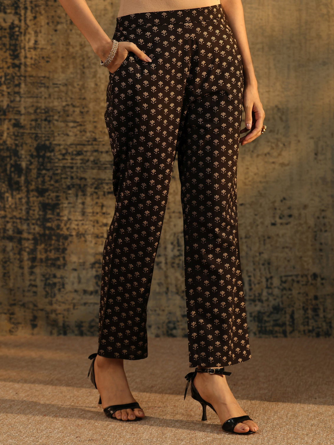 Mameraa Black Floral Printed Cotton Straight Suit Set