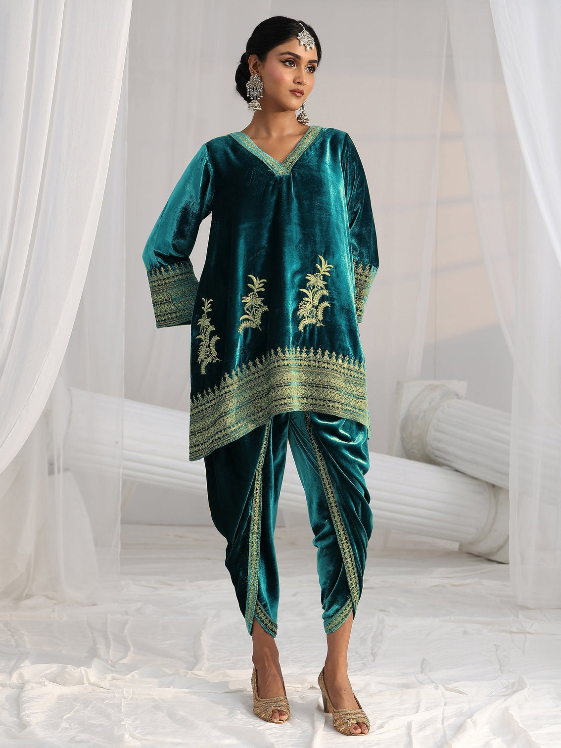 Mameraa Turquoise Blue Embroidered Velvet Co-Ord Set