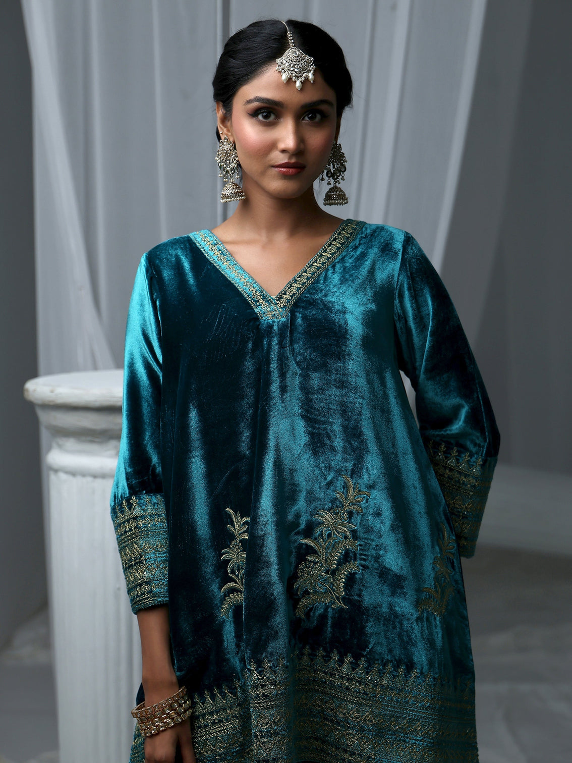 Mameraa Turquoise Blue Embroidered Velvet Co-Ord Set