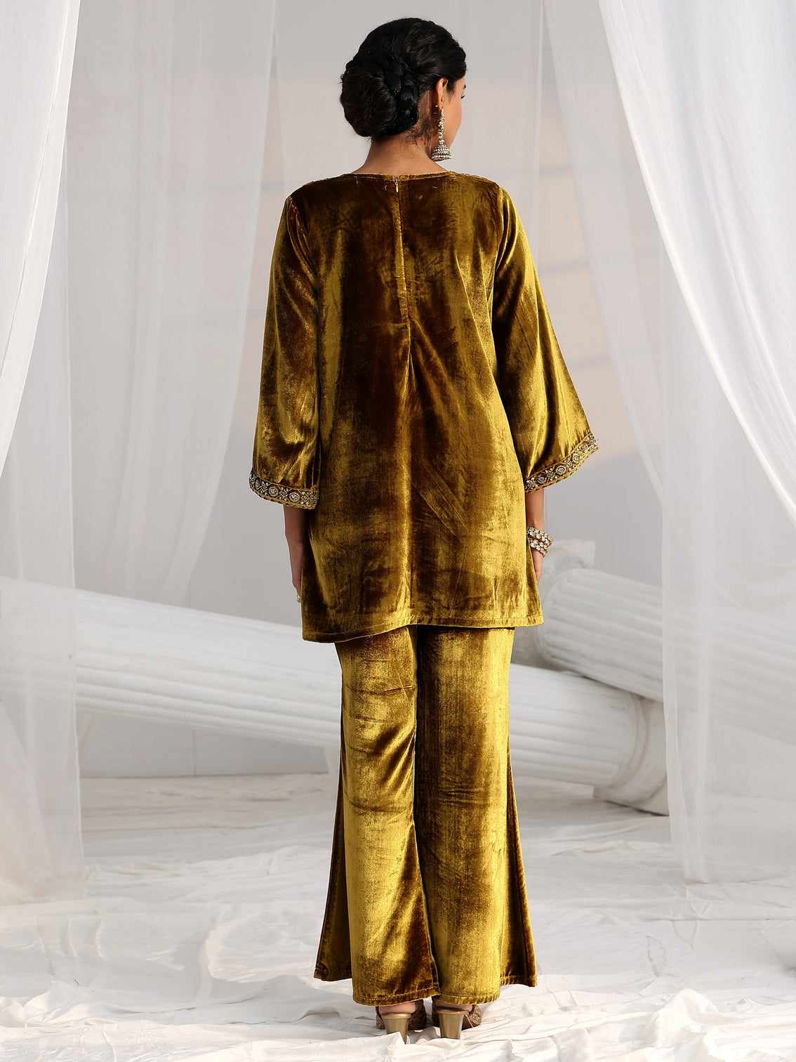 Mameraa Mustard Emellished Velvet Co-Ord Set