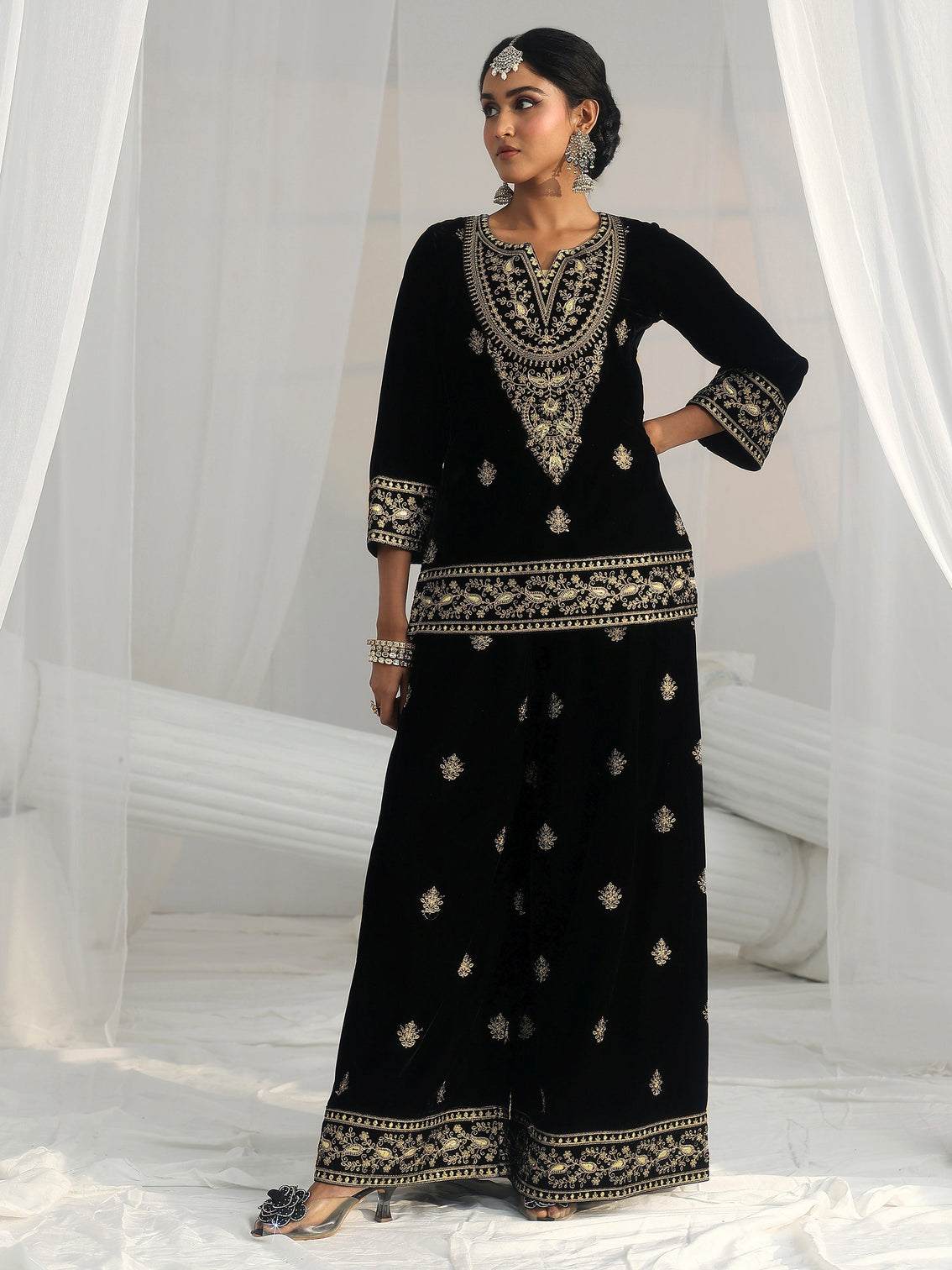 Mameraa Black Yoke Embroidered Design Velvet Co-Ord Set