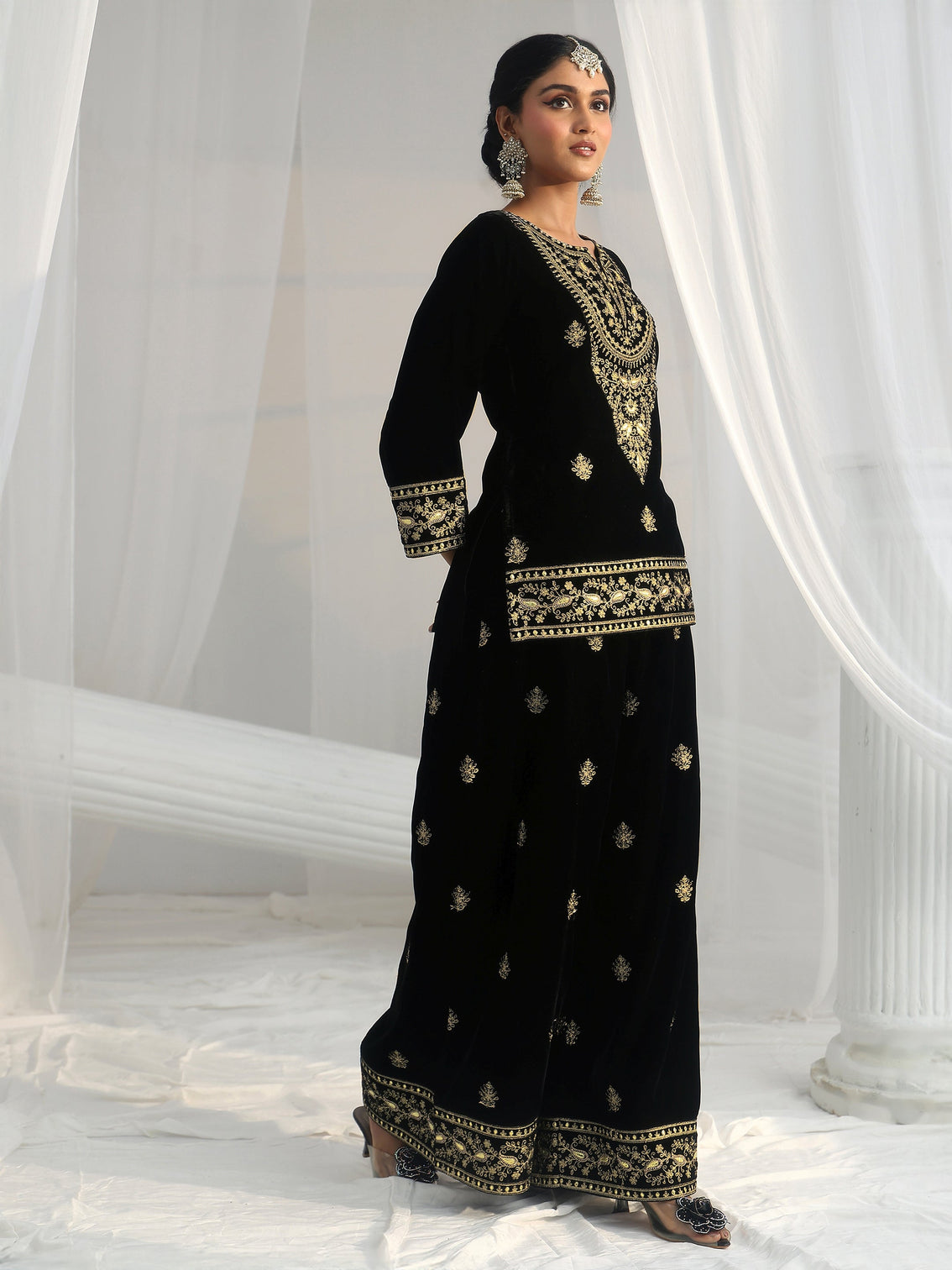Mameraa Black Yoke Embroidered Design Velvet Co-Ord Set