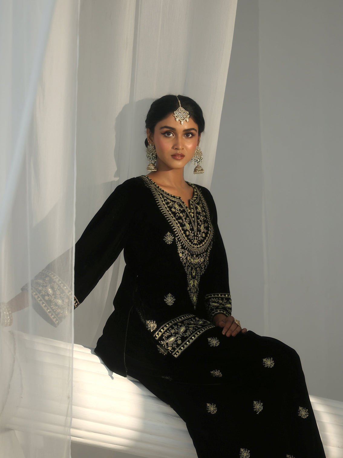 Mameraa Black Yoke Embroidered Design Velvet Co-Ord Set