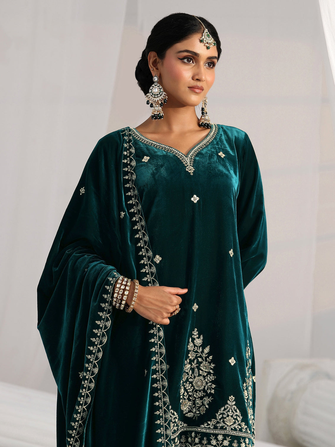 Mameraa Teal Green Floral Embroidered Velvet Straight Suit Set