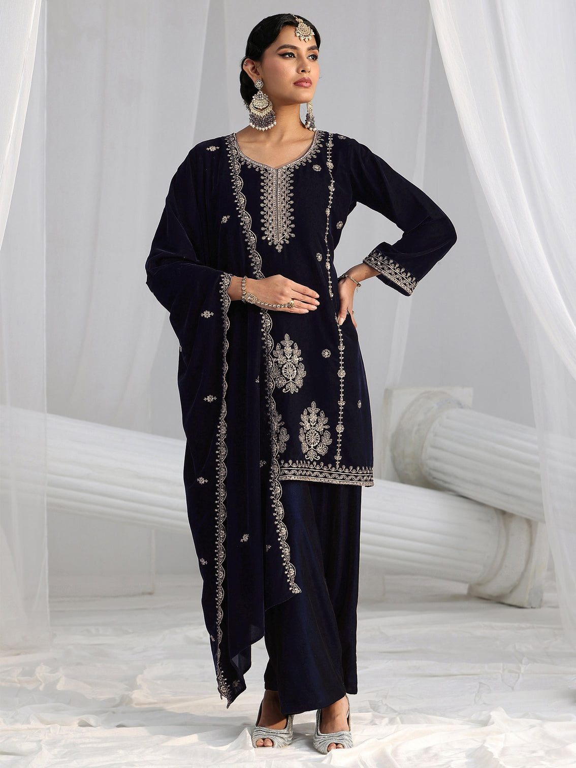 Mameraa Navy Blue Floral Embroidered Velvet Straight Suit Set