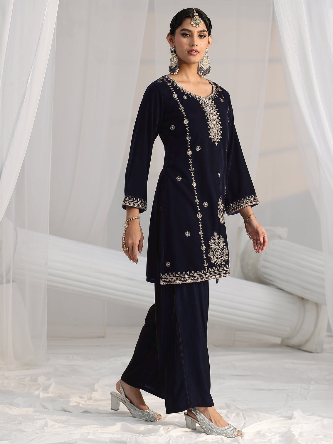 Mameraa Navy Blue Floral Embroidered Velvet Straight Suit Set