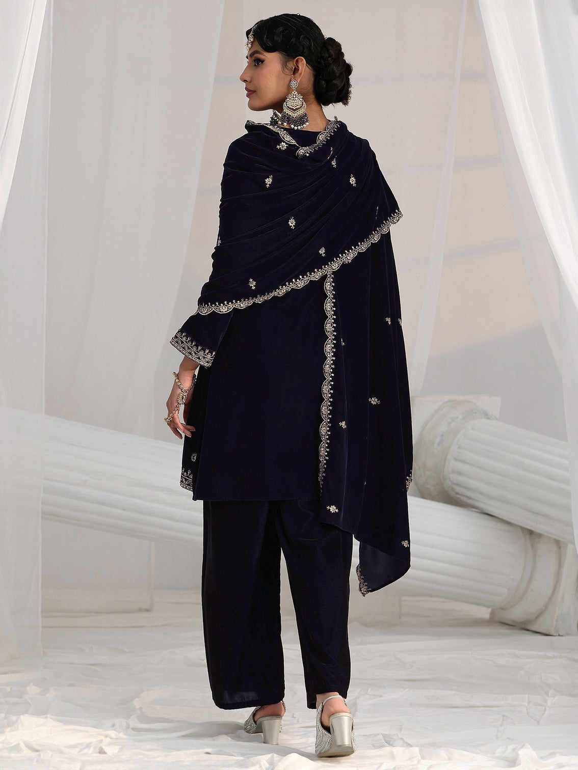 Mameraa Navy Blue Floral Embroidered Velvet Straight Suit Set