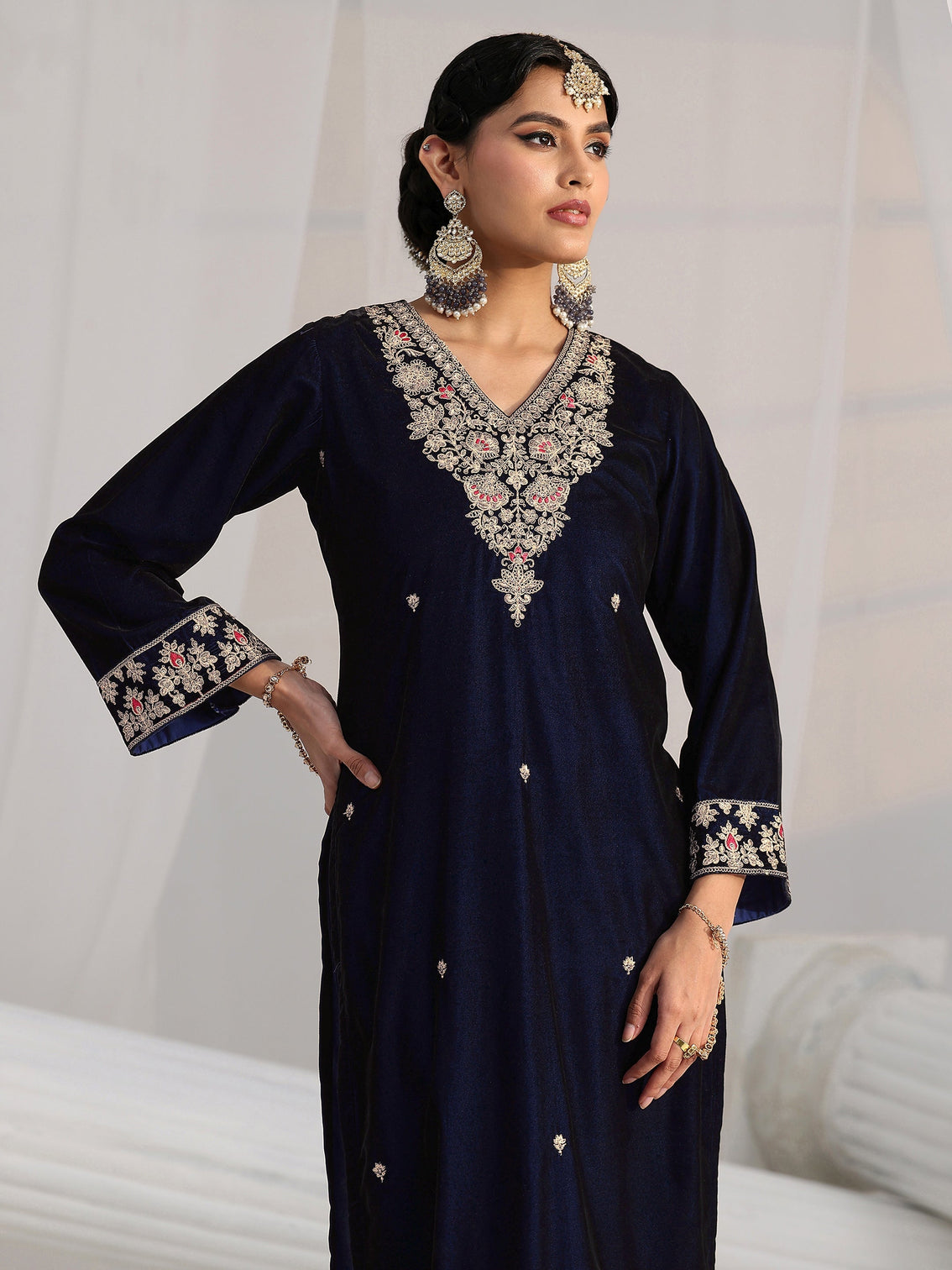 Mameraa Navy Blue Embroidered Velvel Straight Suit Set