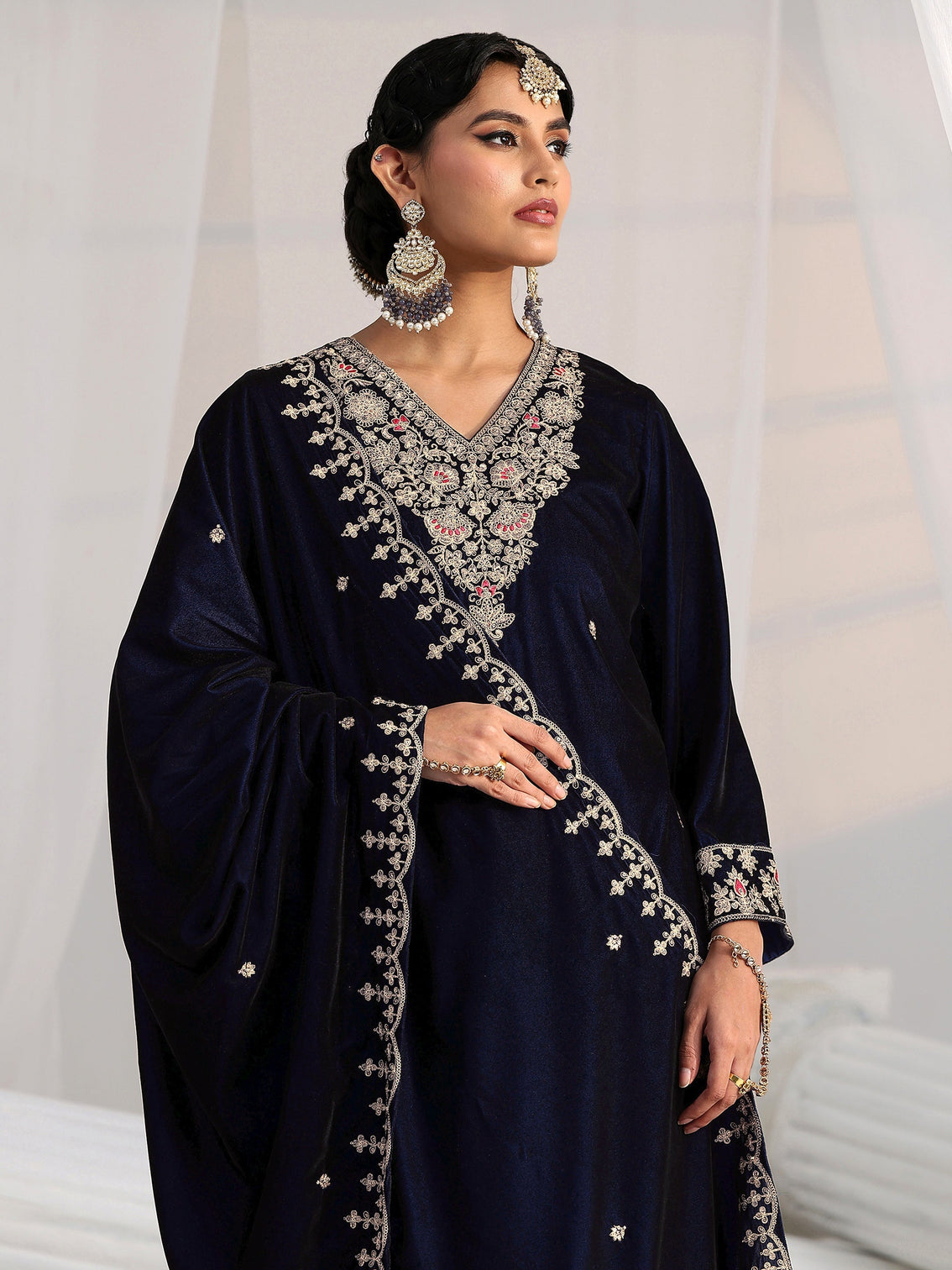 Mameraa Navy Blue Embroidered Velvel Straight Suit Set