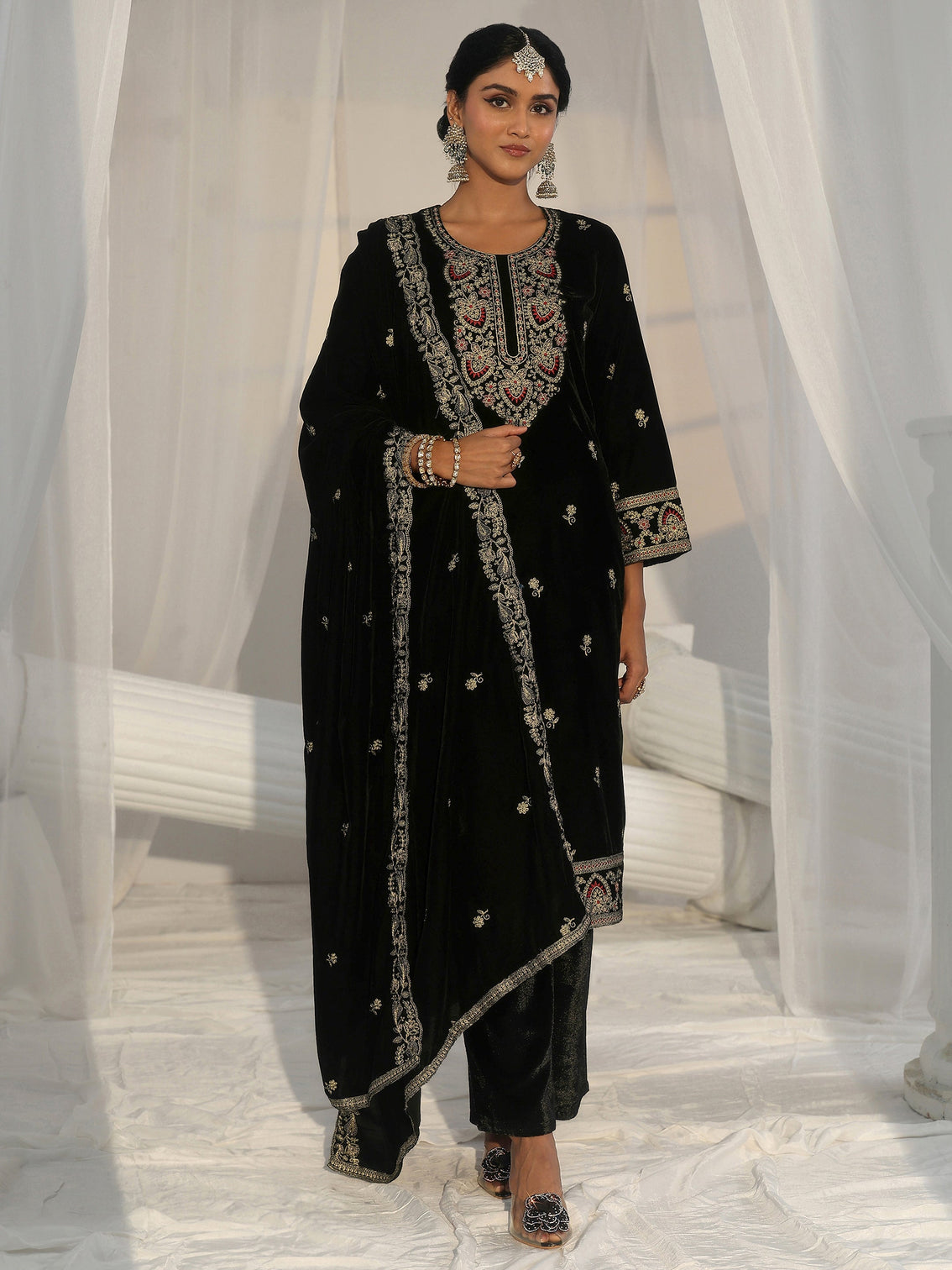 Mameraa Black Ethnic Embroidered Velvet Straight Suit Set