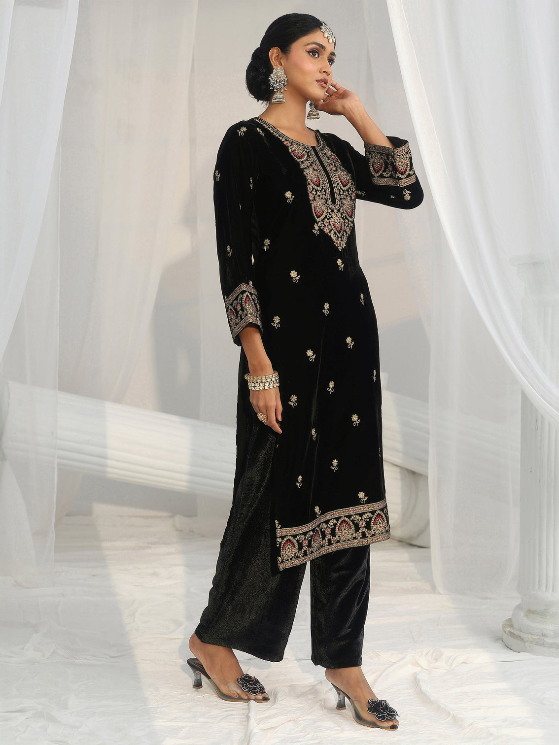 Mameraa Black Ethnic Embroidered Velvet Straight Suit Set