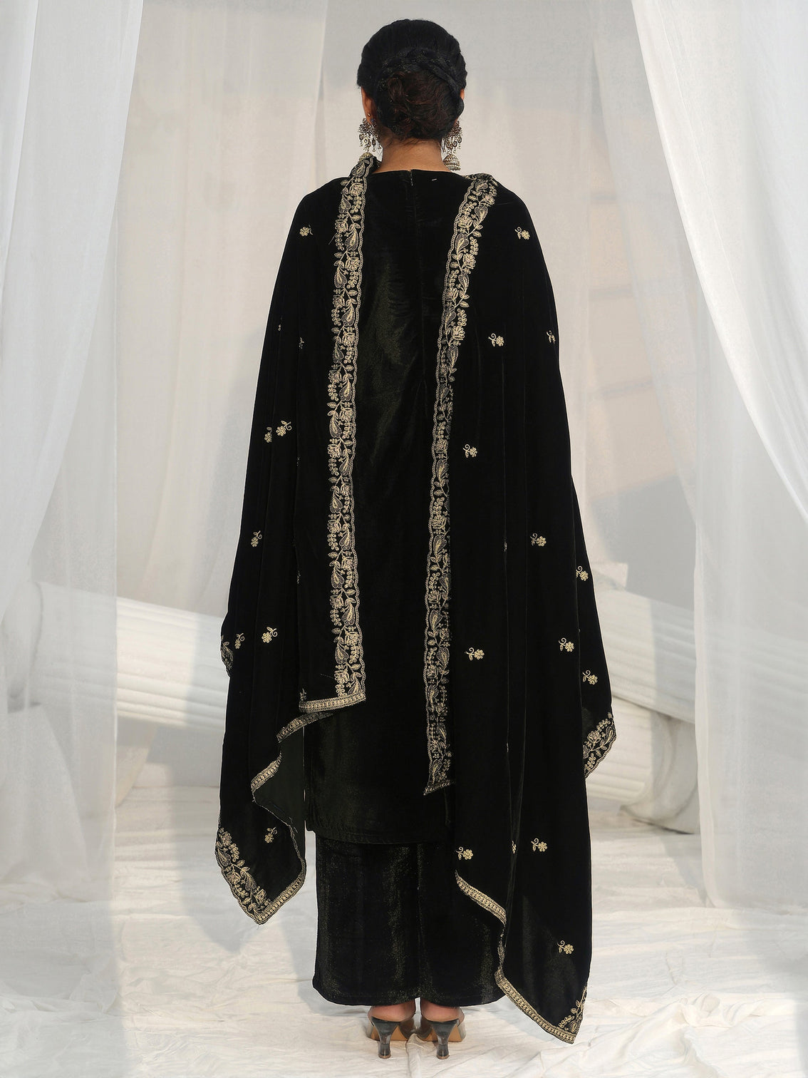 Mameraa Black Ethnic Embroidered Velvet Straight Suit Set