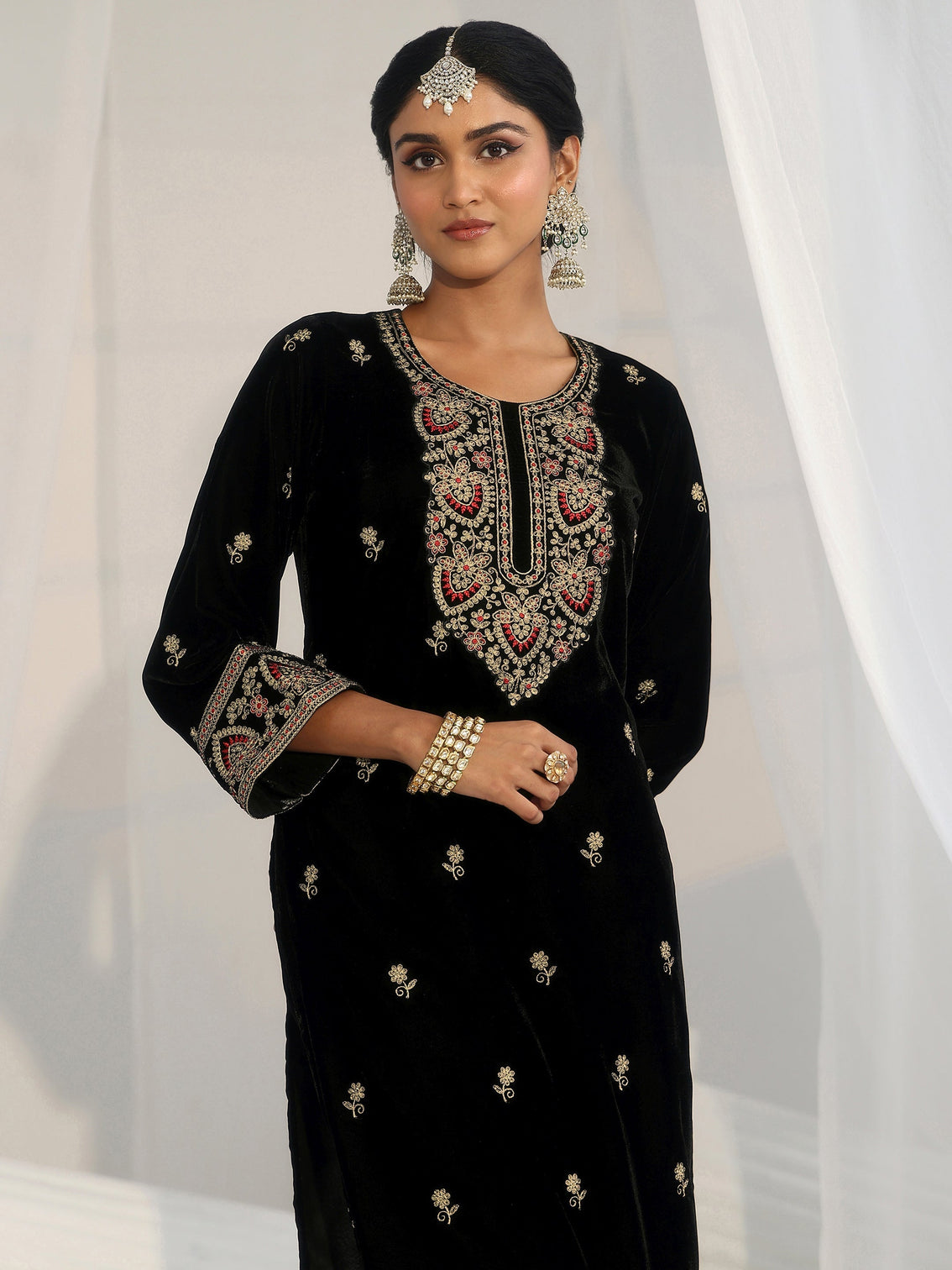 Mameraa Black Ethnic Embroidered Velvet Straight Suit Set