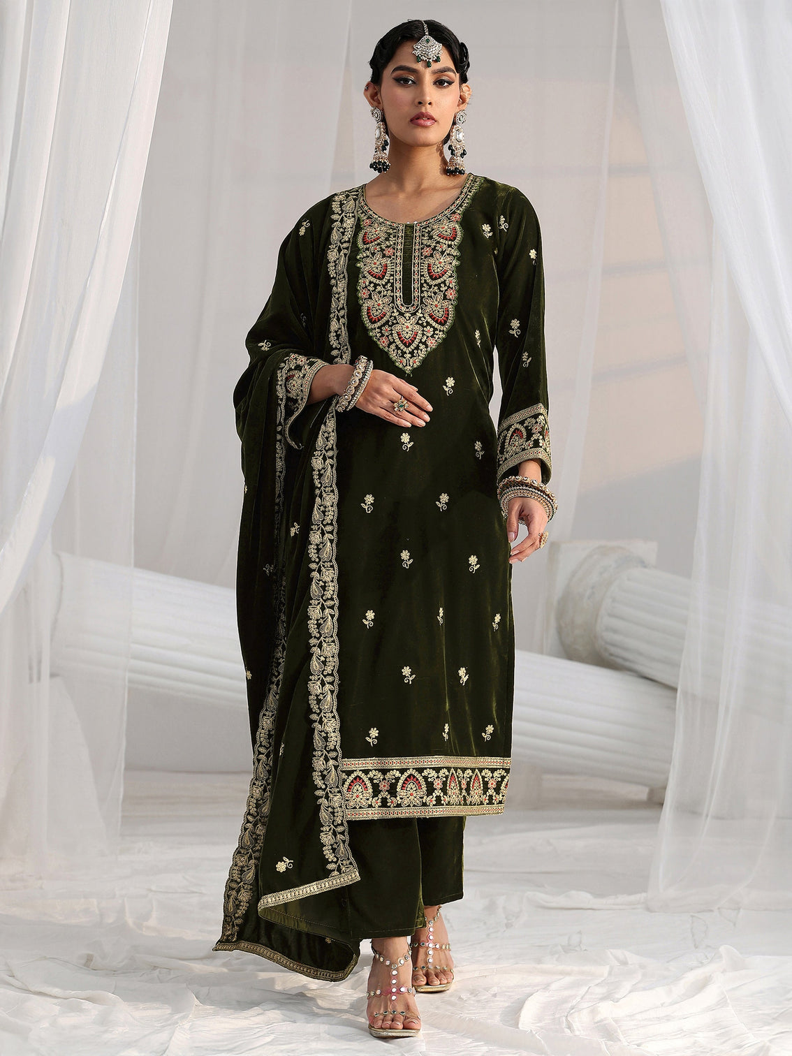 Mameraa Forest Green Ethnic Embroidered Velvet Straight Suit Set