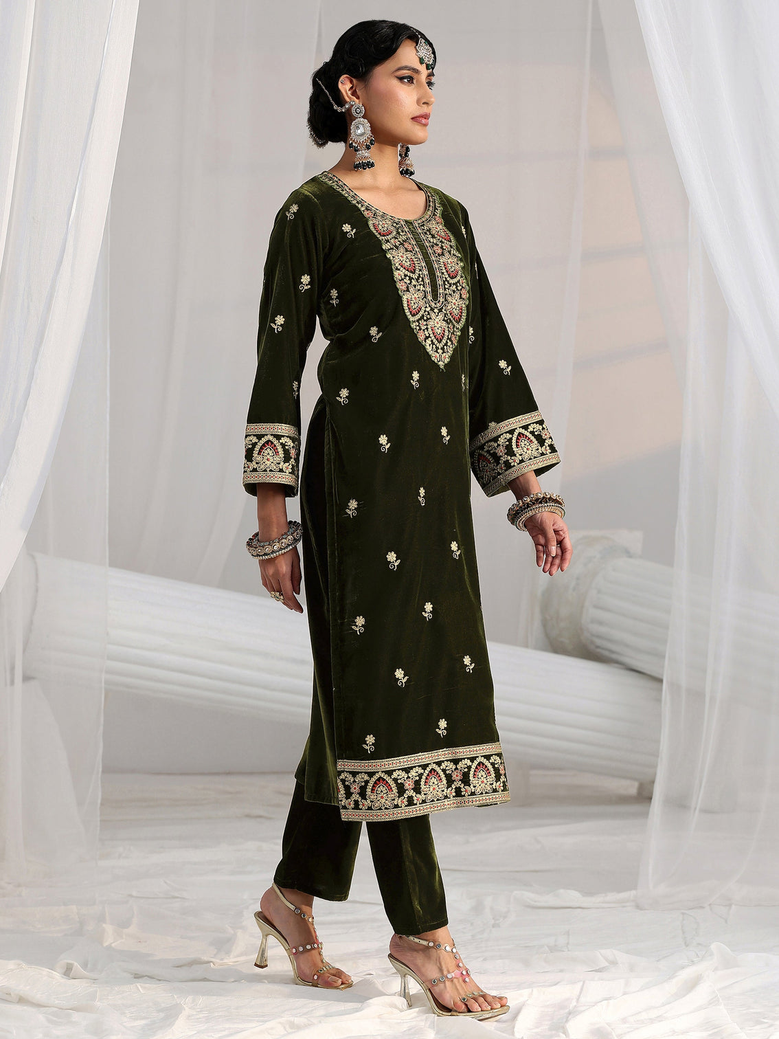 Mameraa Forest Green Ethnic Embroidered Velvet Straight Suit Set
