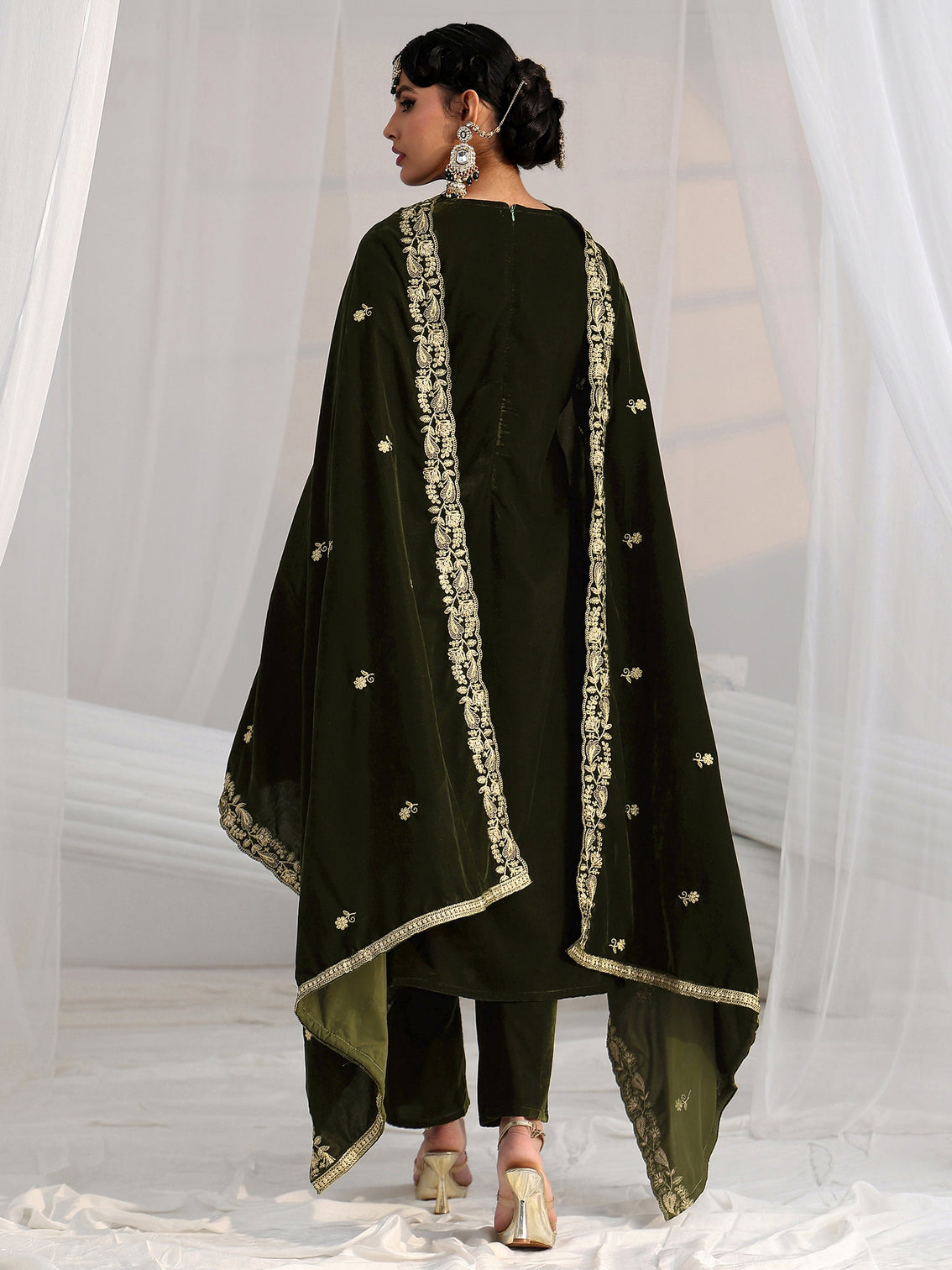 Mameraa Forest Green Ethnic Embroidered Velvet Straight Suit Set