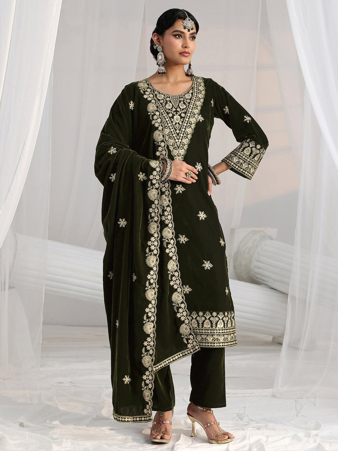 Mameraa Forest Green Yoke Design Velvet Straight Suit Set
