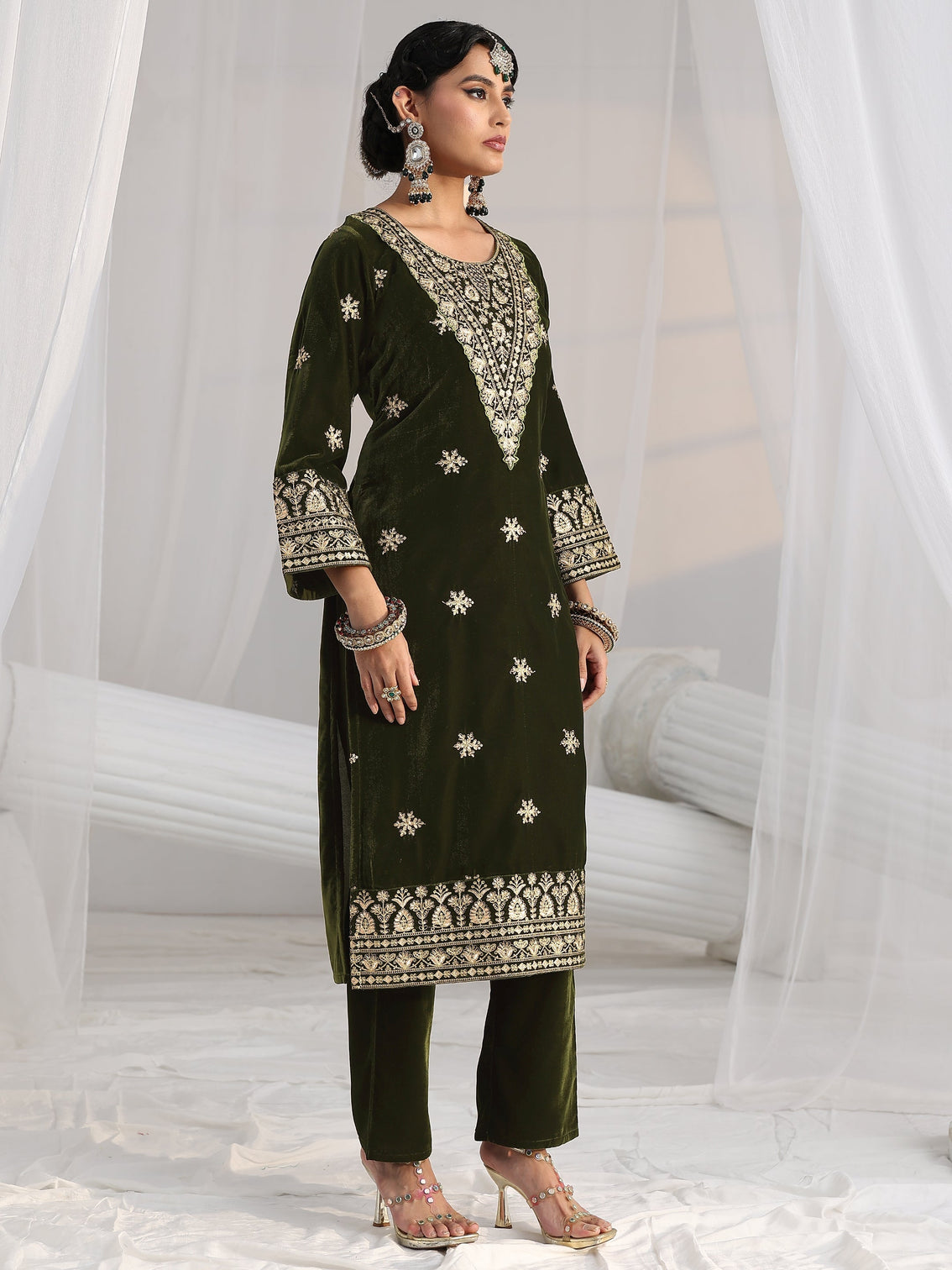 Mameraa Forest Green Yoke Design Velvet Straight Suit Set
