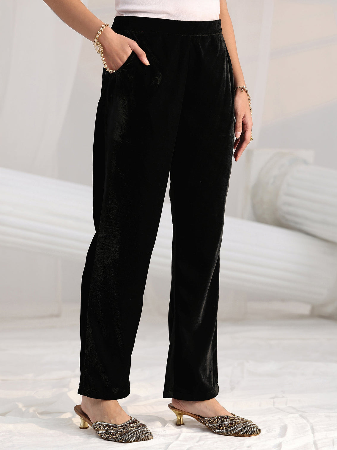 Mameraa Black Yoke Design Velvet Straight Kurta Set