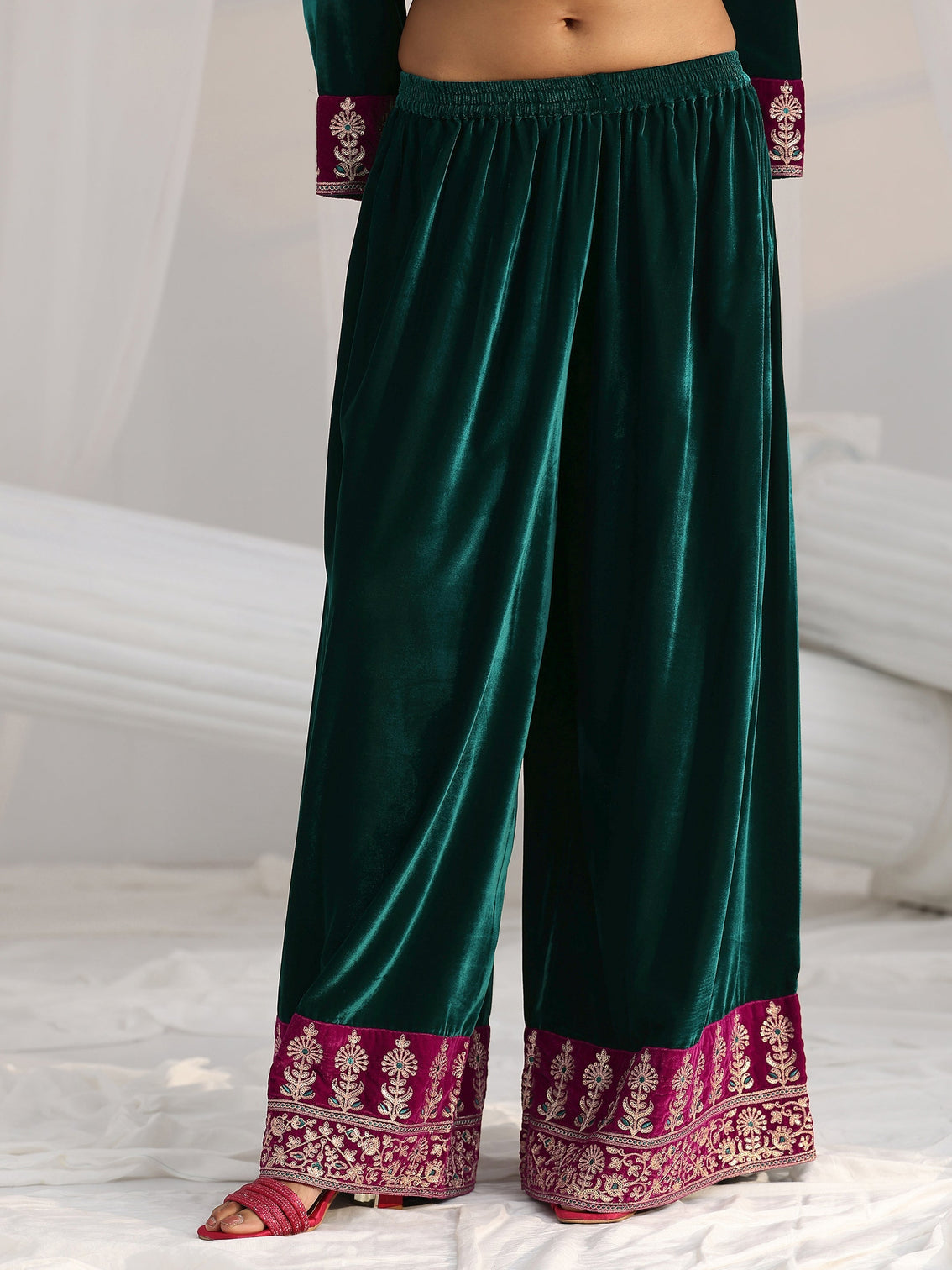 Mameraa Teal Green Yoke Design Velvet Straight Suit Set