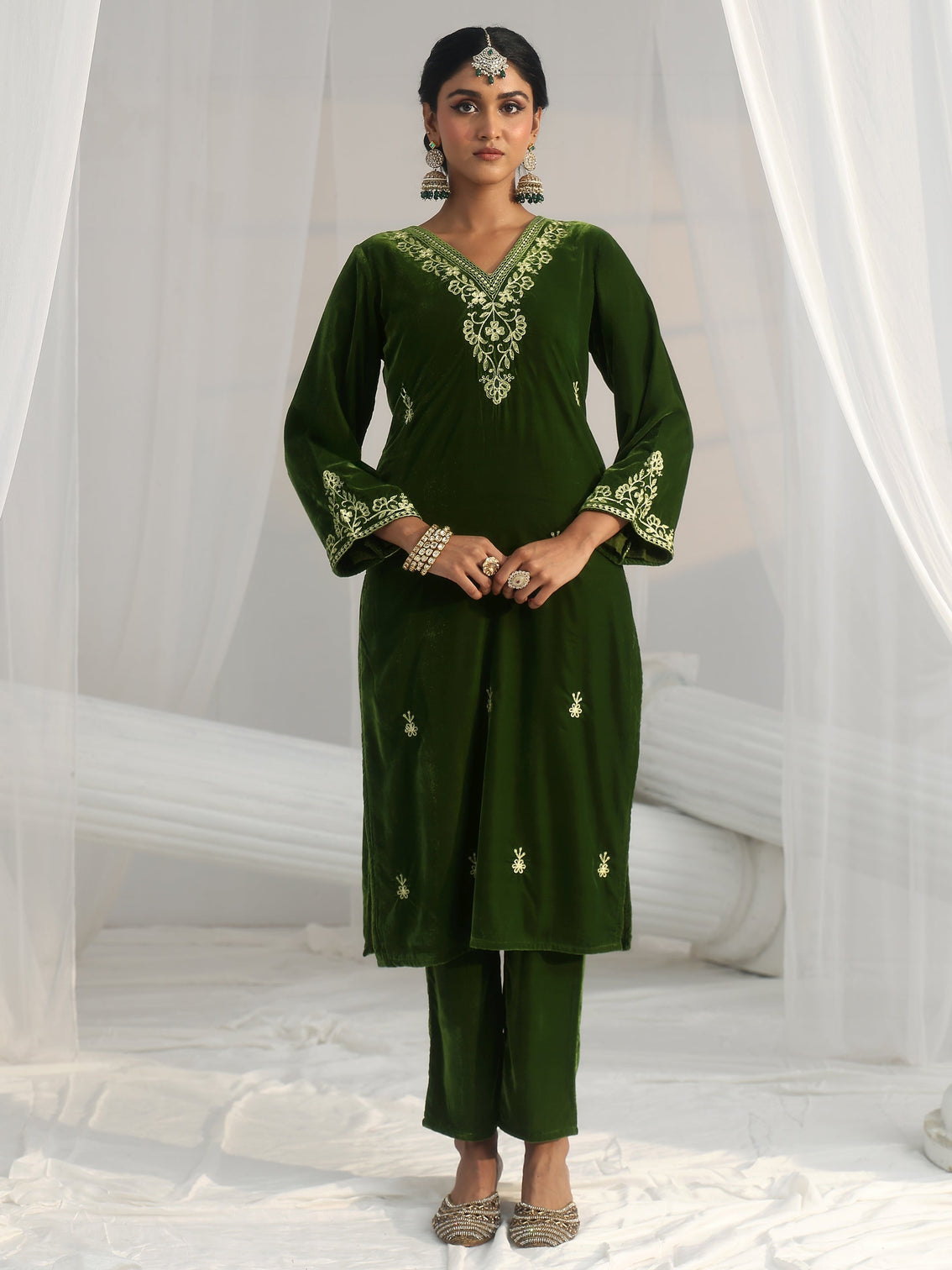 Mameraa Emerald Green Ethnic Embroidered Velvet Straight Suit Set