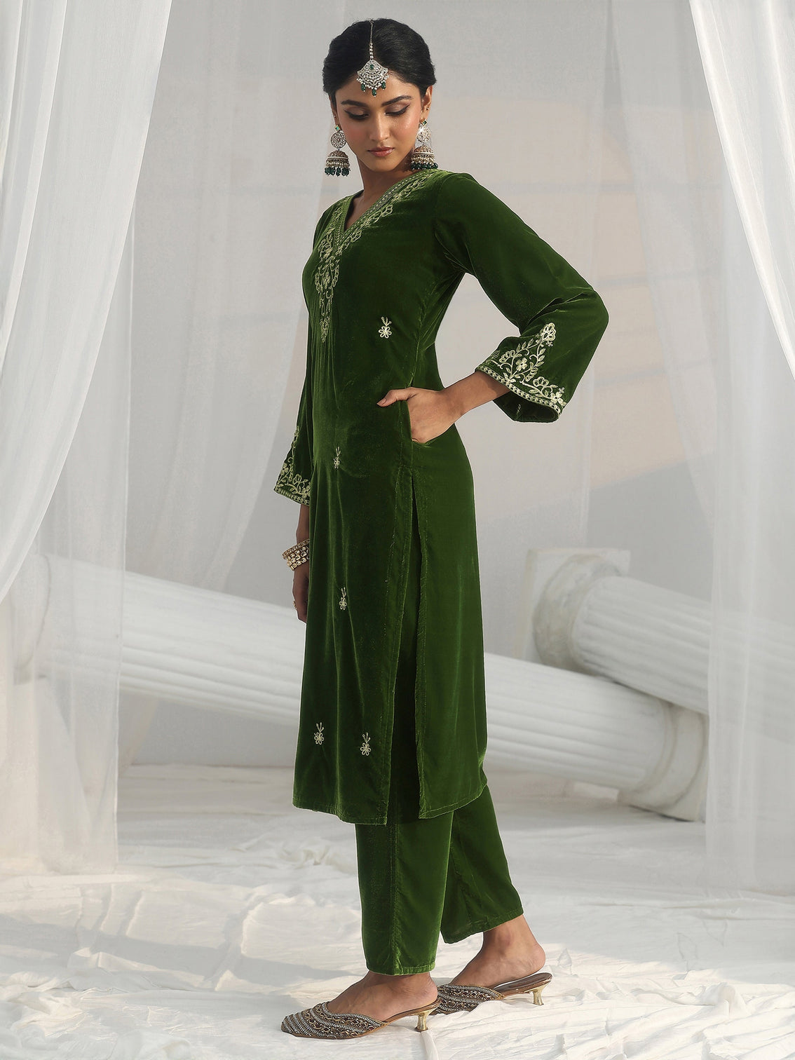 Mameraa Emerald Green Ethnic Embroidered Velvet Straight Suit Set
