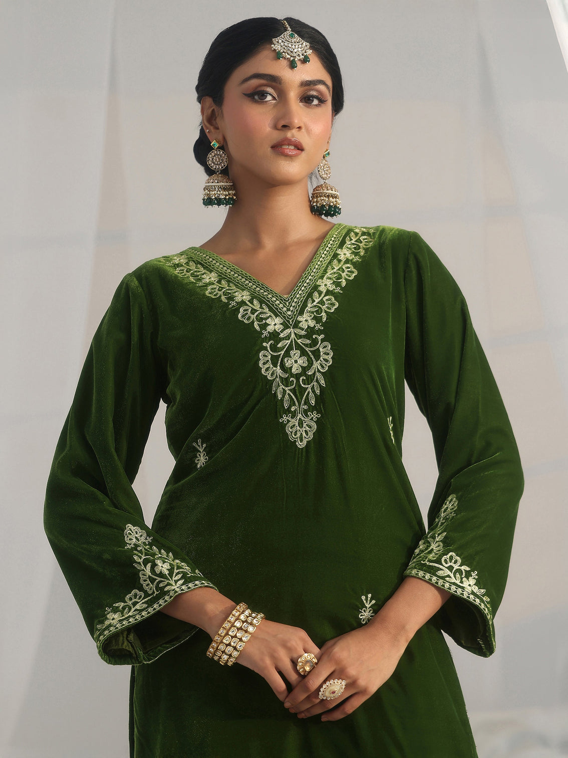 Mameraa Emerald Green Ethnic Embroidered Velvet Straight Suit Set