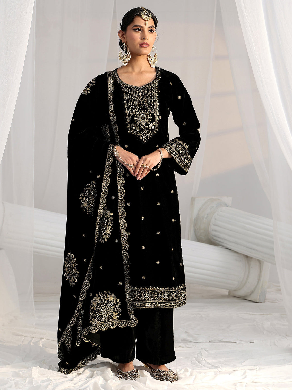 Mameraa Black Embroidered Velvet Straight Suit Set