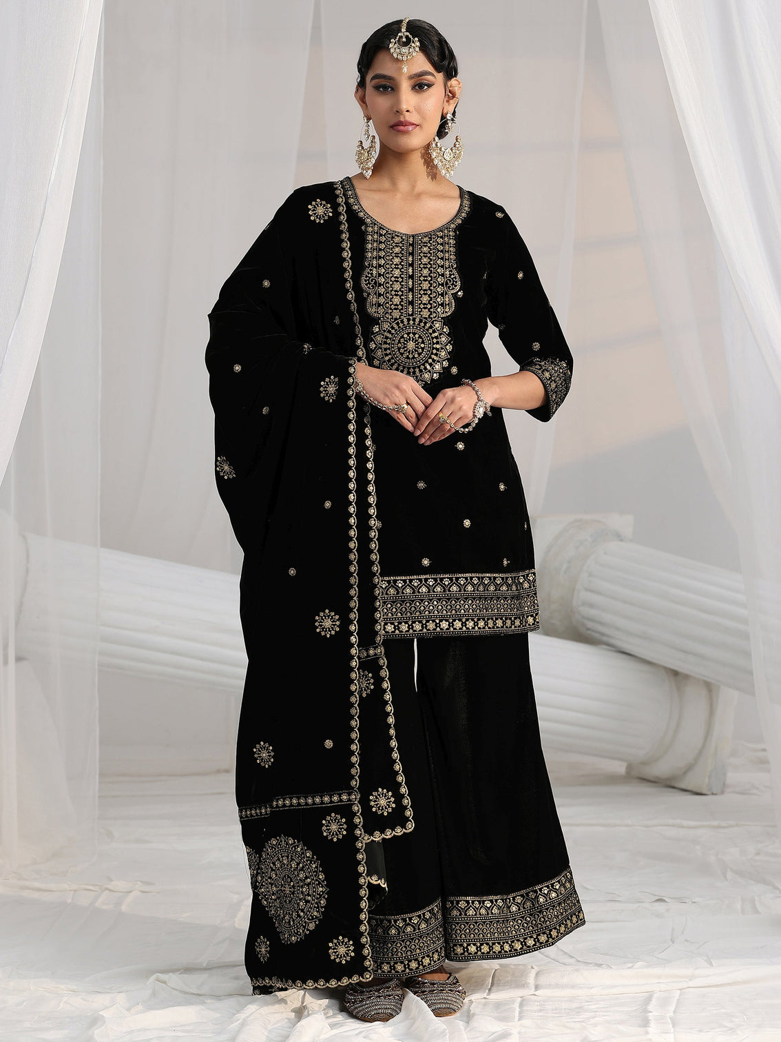 Mameraa Black Embellished Velvet Straight Suit Set