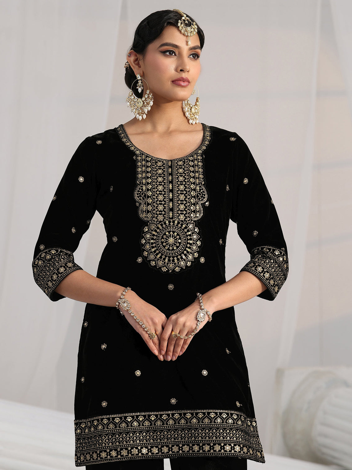 Mameraa Black Embellished Velvet Straight Suit Set