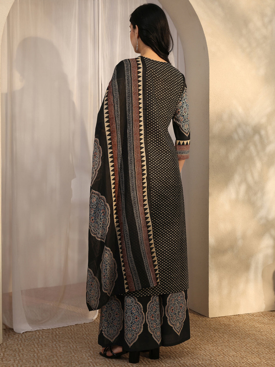 Mameraa Black Printed Cotton Straight Suit Set With Dupatta