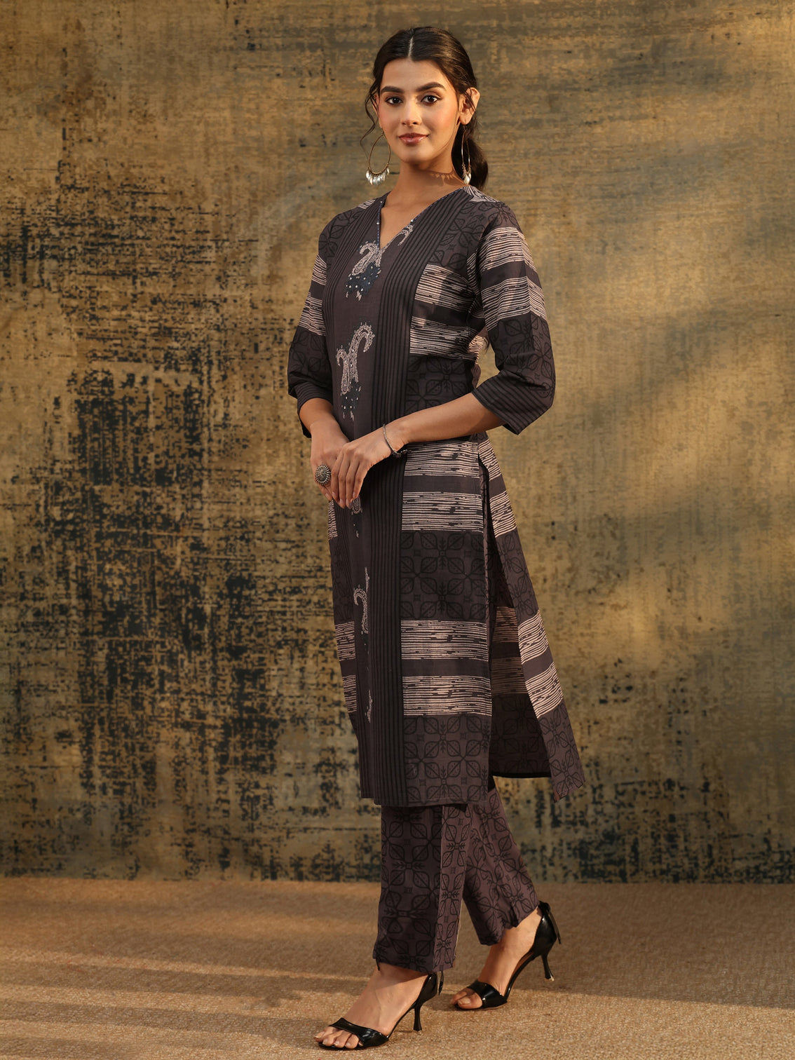 Mameraa Grey Ajrakh Printed Cotton Straight Suit Set