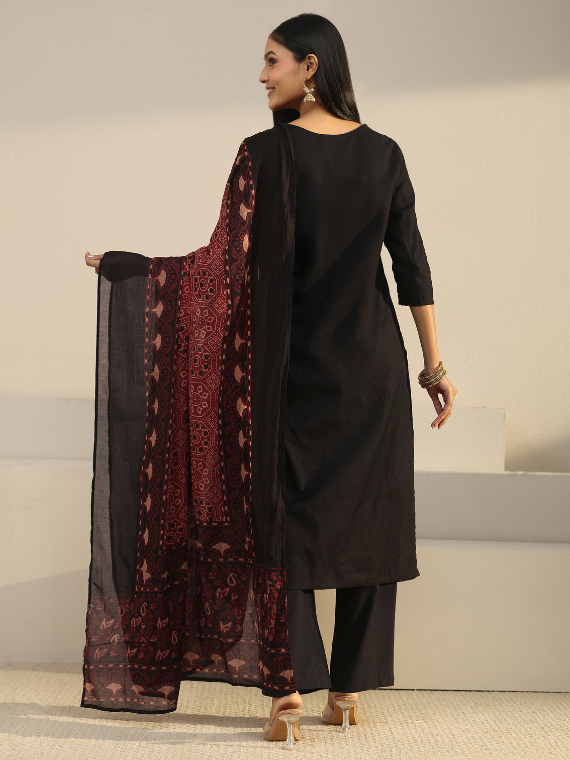 Mameraa Black Yoke Printed Cotton Straight Suit Set