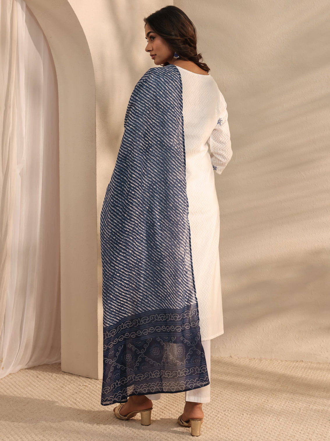 Mameraa White Embroidered Cotton Straight Suit Set With Dupatta