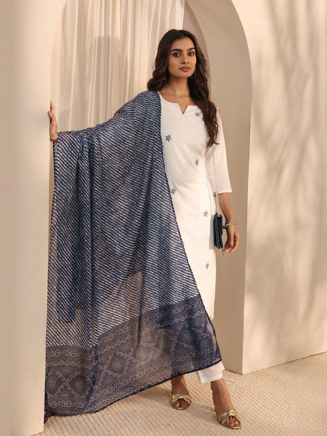 Mameraa White Embroidered Cotton Straight Suit Set With Dupatta