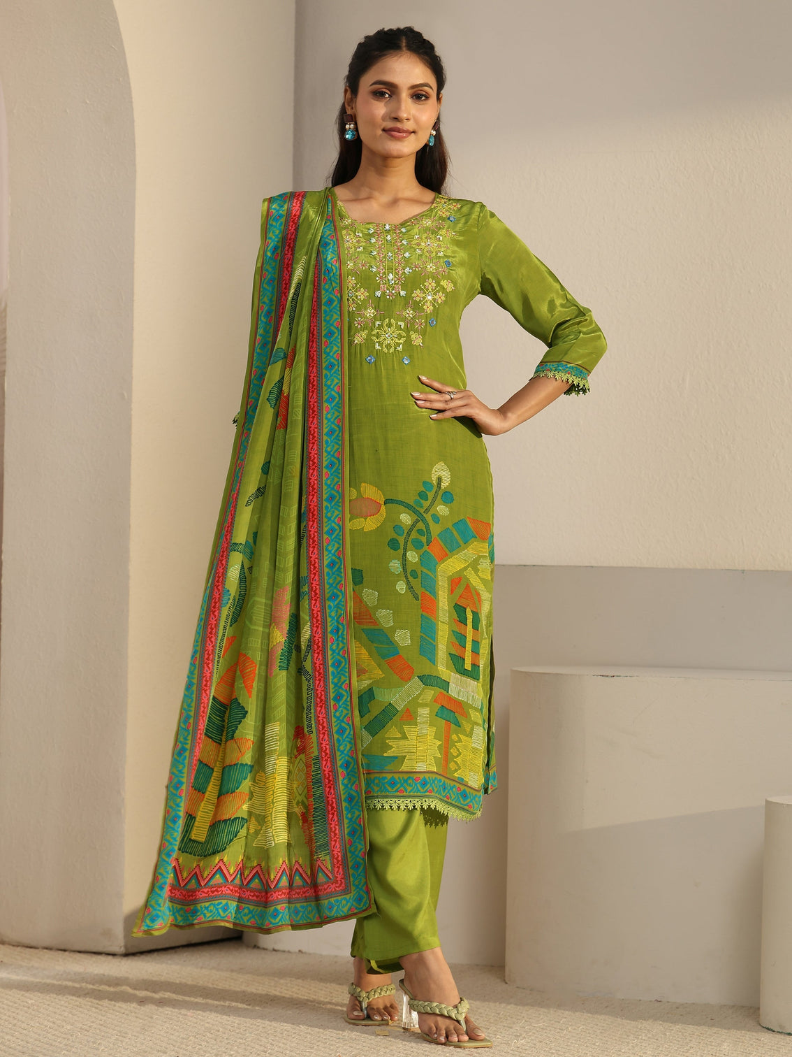 Mameraa Green Floral Printed Crepe Straight Suit Set