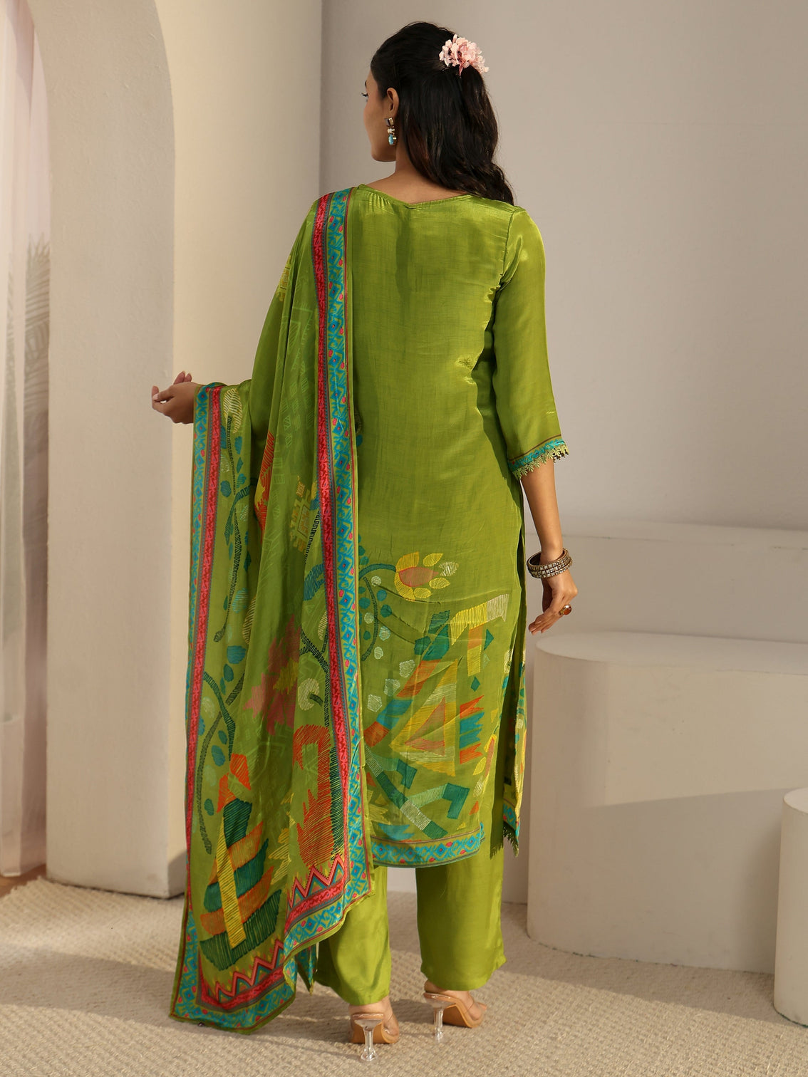 Mameraa Green Floral Printed Crepe Straight Suit Set