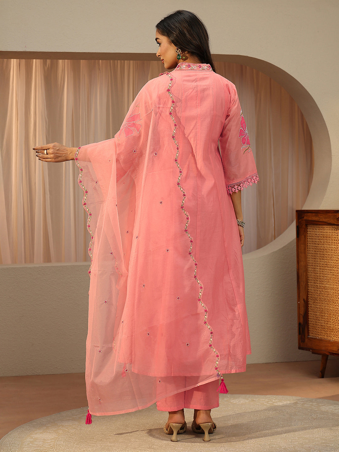 Mameraa Pink Floral Embroidered Silk Blend A-Line Suit Set With Dupatta