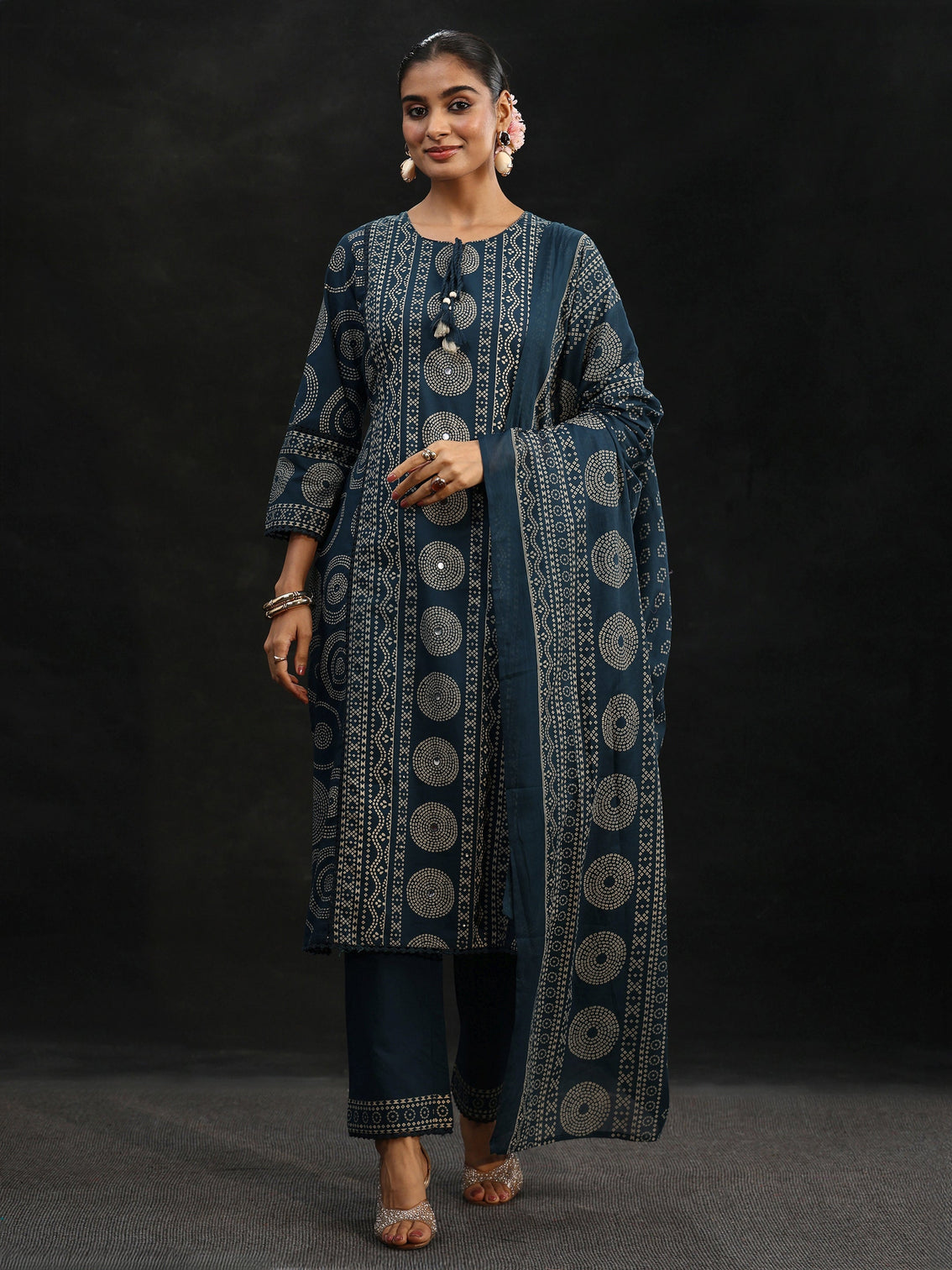 Mameraa Indigo Blue Bandhani Cotton Straight Suit Set