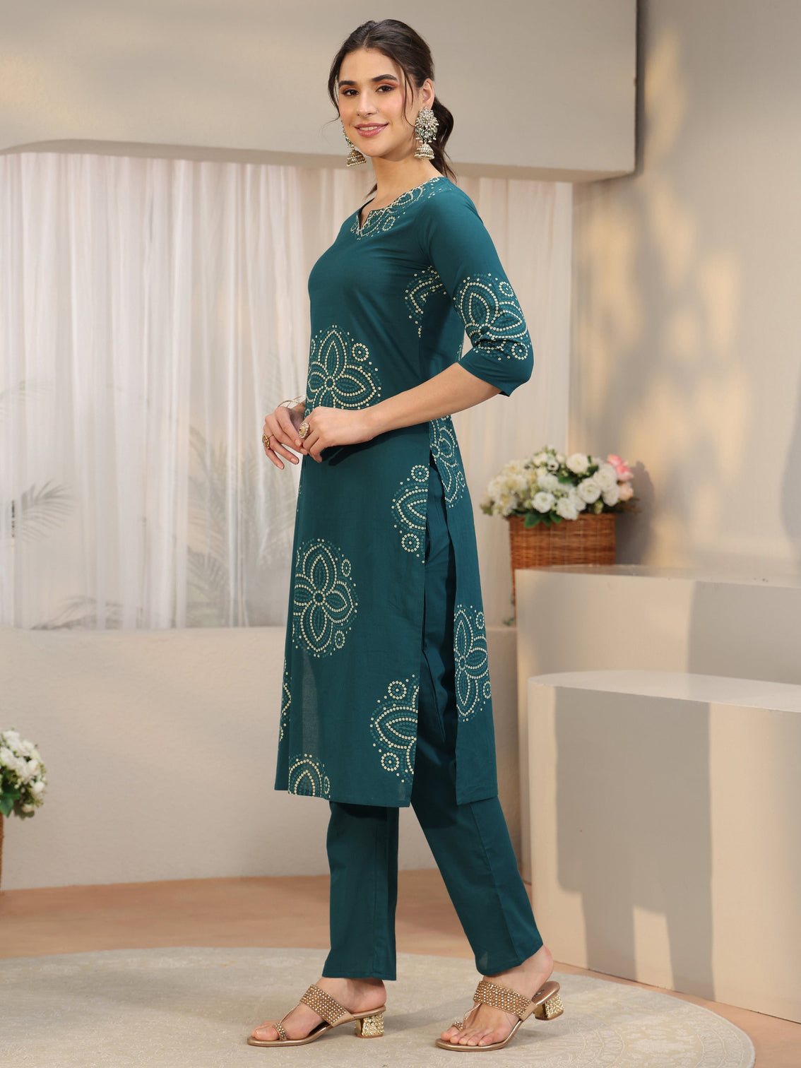Mameraa Teal Green Bandhani Printed Cotton Straight Suit Set