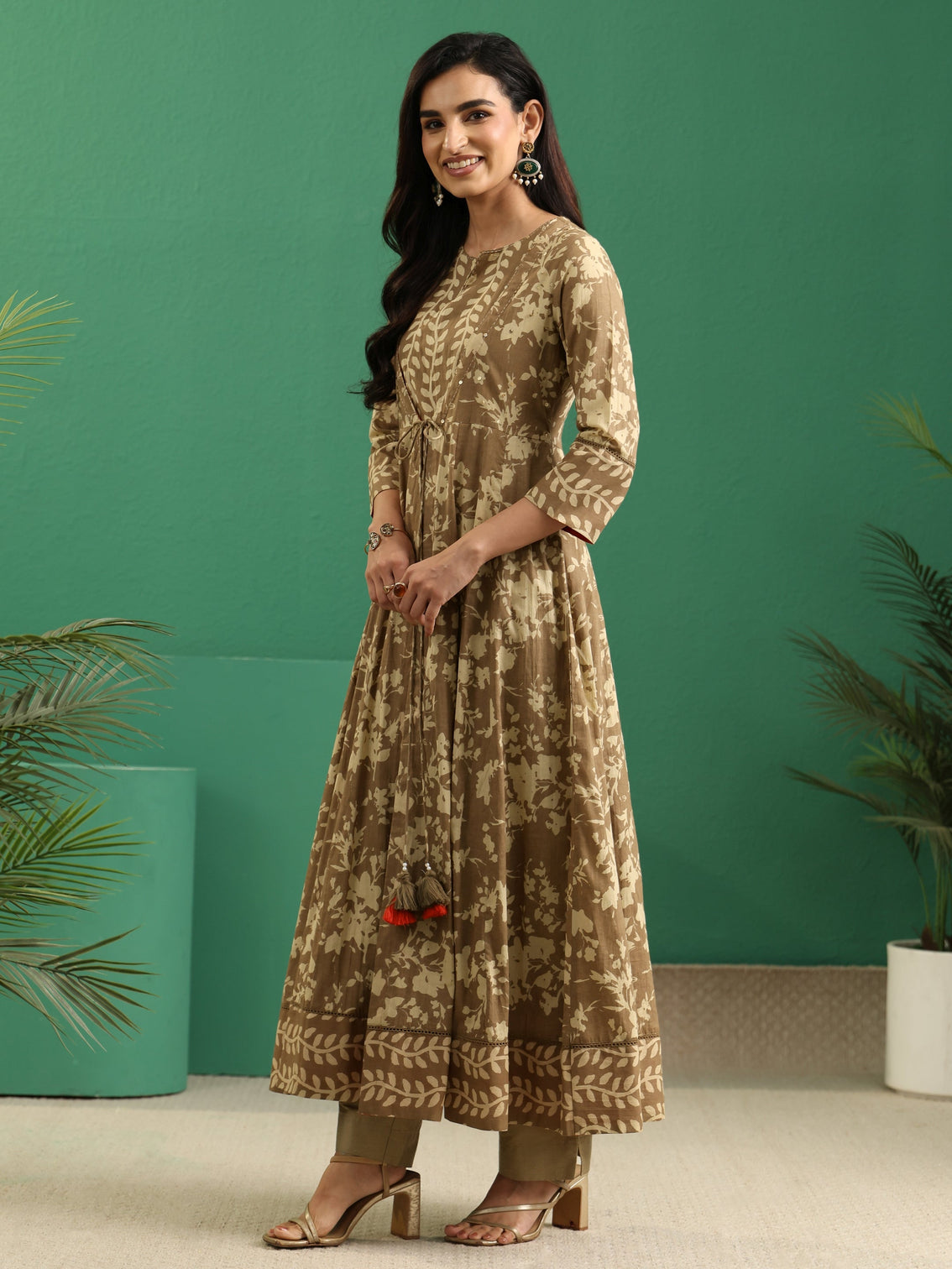 Mameraa Beige Floral Printed Cotton Kurta Set with Long Jacket
